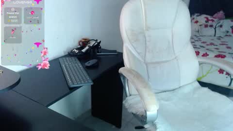 Snapshot of stefy_gomez_ chatting on November 29, 1:41 am Estefany online show from November 29, 1:41 am