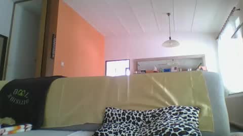 Snapshot of steki038434 chatting on February 15, 10:33 am steki038434 online show from February 15, 10:33 am