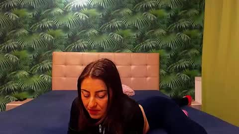 Snapshot of stella_john chatting on February 13, 4:43 am Stella John online show from February 13, 4:43 am