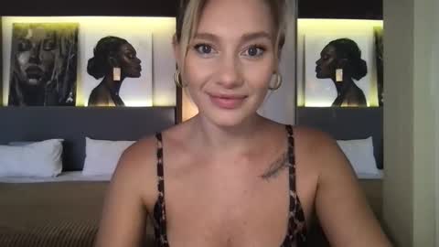 Stella online show from November 17, 2:50 am