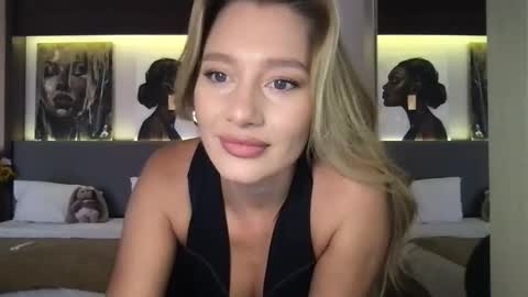 Stella online show from November 25, 2:44 am