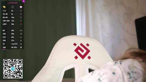 Stella online show from October 26, 10:10 am