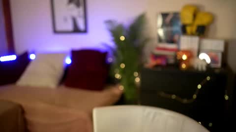 Stella online show from March 19, 5:39 pm