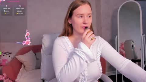 Stella online show from April 4, 12:42 am