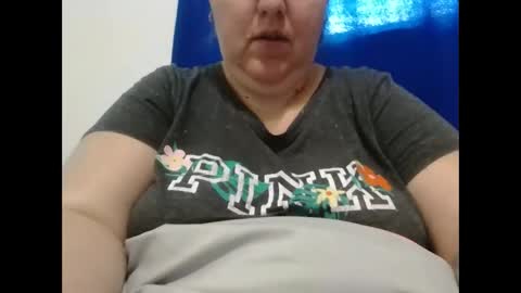 Snapshot of stellabigboobs chatting on December 15, 4:44 pm stellabigboobs online show from December 15, 4:44 pm