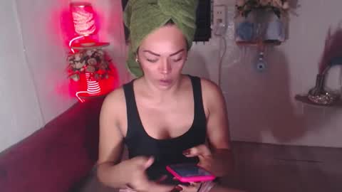 stella online show from March 12, 9:56 pm