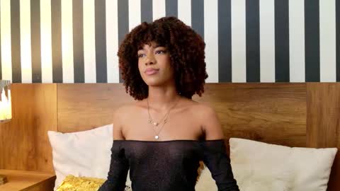 Snapshot of stellaciel_ chatting on October 23, 10:52 pm S T E L L A online show from October 23, 10:52 pm