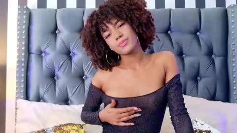 Snapshot of stellaciel_ chatting on November 11, 9:59 pm S T E L L A online show from November 11, 9:59 pm