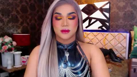 CALL ME STELLA online show from January 4, 8:28 am