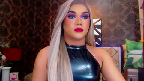 CALL ME STELLA online show from January 11, 1:01 pm