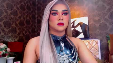 CALL ME STELLA online show from January 23, 9:39 am