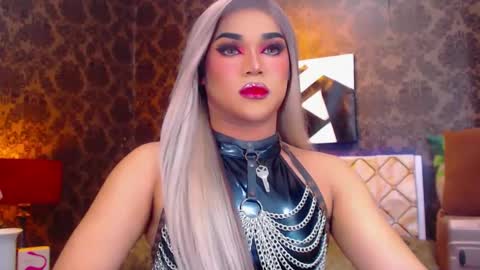 CALL ME STELLA online show from January 25, 9:36 am