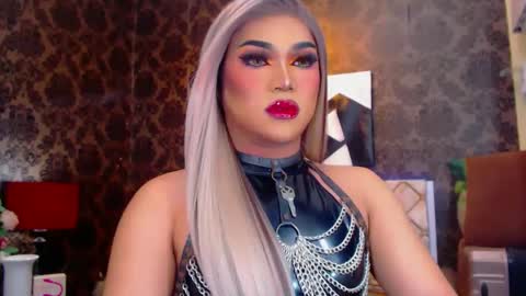 CALL ME STELLA online show from February 5, 9:57 am