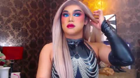 CALL ME STELLA online show from February 14, 9:56 am