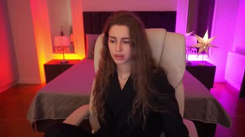 Snapshot of stellahoneywell chatting on December 14, 2:11 pm stellahoneywell online show from December 14, 2:11 pm