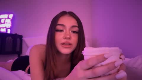 stellapearl online show from September 27, 8:47 pm