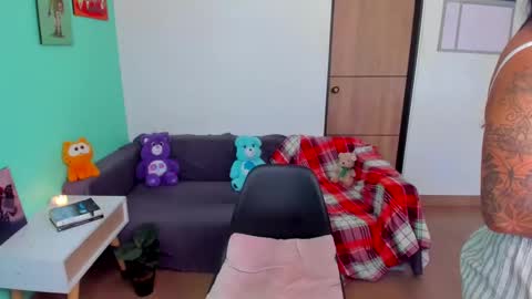 Snapshot of stellartois_ chatting on January 15, 1:09 pm sara  instagram sariishalove online show from January 15, 1:09 pm