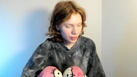 Snapshot of stellaswen chatting on October 17, 9:34 am S T E L L A online show from October 17, 9:34 am