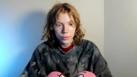 Snapshot of stellaswen chatting on October 22, 9:53 am S T E L L A online show from October 22, 9:53 am