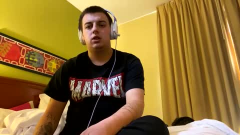 Snapshot of stepbro18 chatting on February 22, 9:26 pm Honestly Im a slut I have a high sex drive and I love talking to people off this platform online show from February 22, 9:26 pm