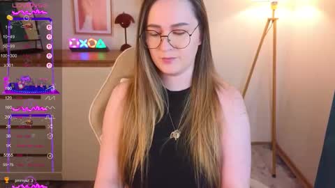 Emma online show from September 30, 9:09 pm