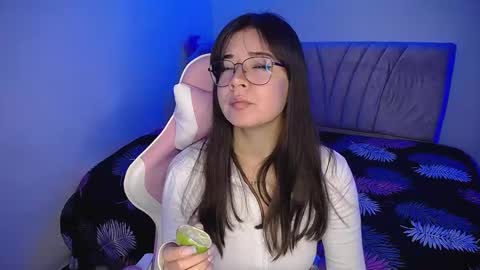 Emma online show from February 4, 1:02 am