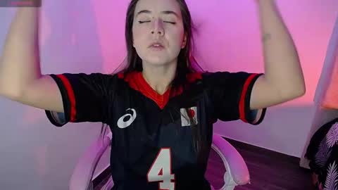 Emma online show from November 16, 10:15 pm