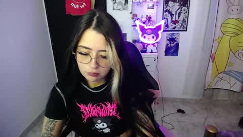 Snapshot of stephani_rousso chatting on November 19, 10:21 pm joha cosmo online show from November 19, 10:21 pm