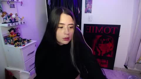 Snapshot of stephani_rousso chatting on December 14, 1:22 am joha cosmo online show from December 14, 1:22 am