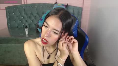 Stephania online show from February 19, 1:28 pm