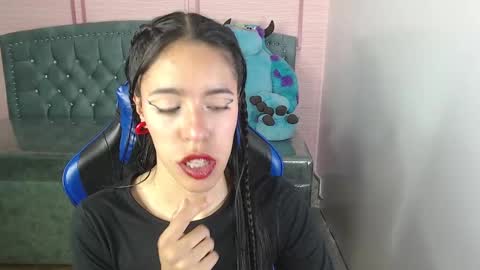 Stephania online show from February 21, 10:15 pm