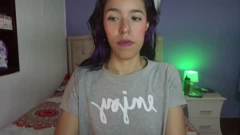 Stephania online show from April 22, 3:35 pm