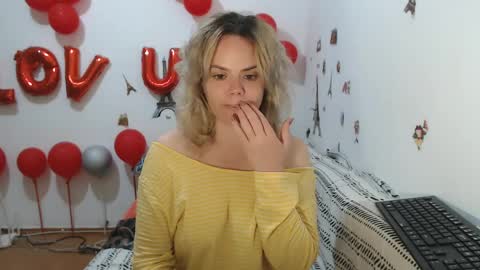 Stephanie   online show from April 6, 10:27 am