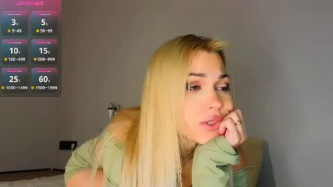 Stephany online show from April 11, 2:27 am