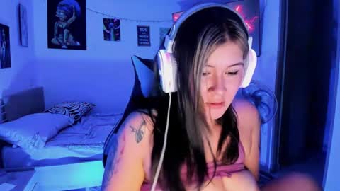 Snapshot of stephany_uwu chatting on January 21, 4:21 am Stephany independient model online show from January 21, 4:21 am