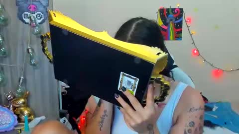 Snapshot of stephany_uwu chatting on November 5, 11:27 pm Stephany independient model online show from November 5, 11:27 pm