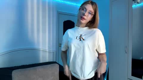 Snapshot of stepheniesemans chatting on February 28, 5:19 am Stef online show from February 28, 5:19 am