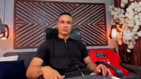    online show from February 5, 11:09 pm