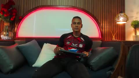    online show from March 5, 8:16 pm