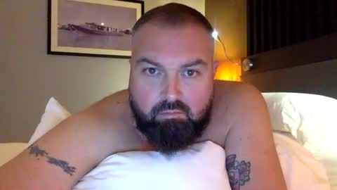 Snapshot of steve__1980 chatting on December 15, 12:31 pm steve__1980 online show from December 15, 12:31 pm