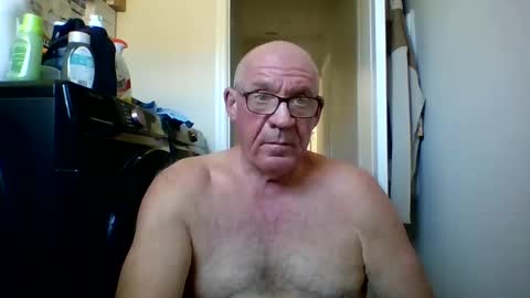 Snapshot of stevejons47 chatting on September 24, 4:32 pm stevejons47 online show from September 24, 4:32 pm