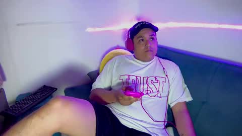 steven_88519 online show from December 3, 12:36 pm