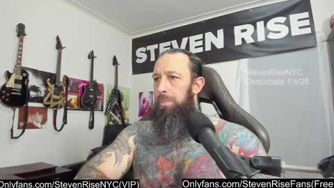 Snapshot of stevenrisenyc chatting on January 5, 1:35 am StevenRiseNYC online show from January 5, 1:35 am