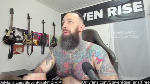Snapshot of stevenrisenyc chatting on January 7, 2:31 am StevenRiseNYC online show from January 7, 2:31 am