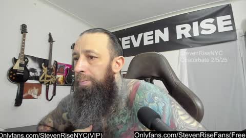 Snapshot of stevenrisenyc chatting on February 6, 3:37 am StevenRiseNYC online show from February 6, 3:37 am