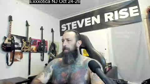Snapshot of stevenrisenyc chatting on October 15, 1:17 am StevenRiseNYC online show from October 15, 1:17 am