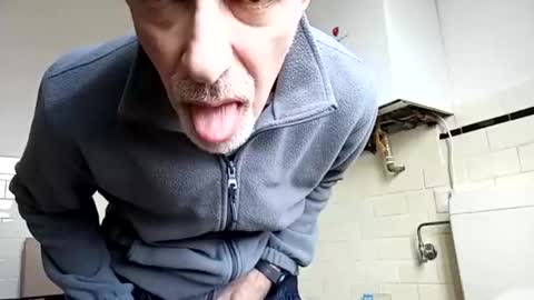 stevenx1974 online show from December 13, 11:34 am