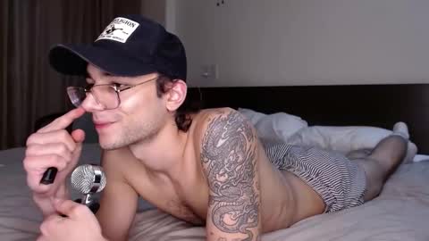 Snapshot of steveoceanbeanhuge chatting on February 14, 8:37 pm Alex online show from February 14, 8:37 pm