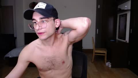 Snapshot of steveoceanbeanhuge chatting on February 27, 8:42 pm Alex online show from February 27, 8:42 pm