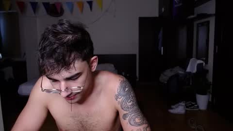 Snapshot of steveoceanbeanhuge chatting on September 25, 10:08 am Alex online show from September 25, 10:08 am